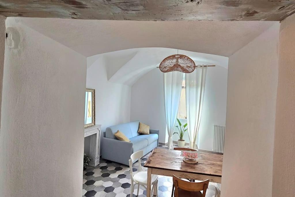 Car.Lo. Casa Vacanze Dolceacqua Buitenkant foto