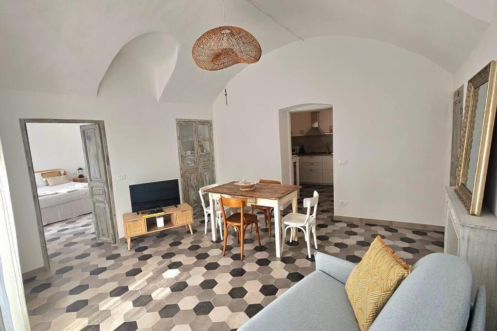 Car.Lo. Casa Vacanze Dolceacqua Buitenkant foto