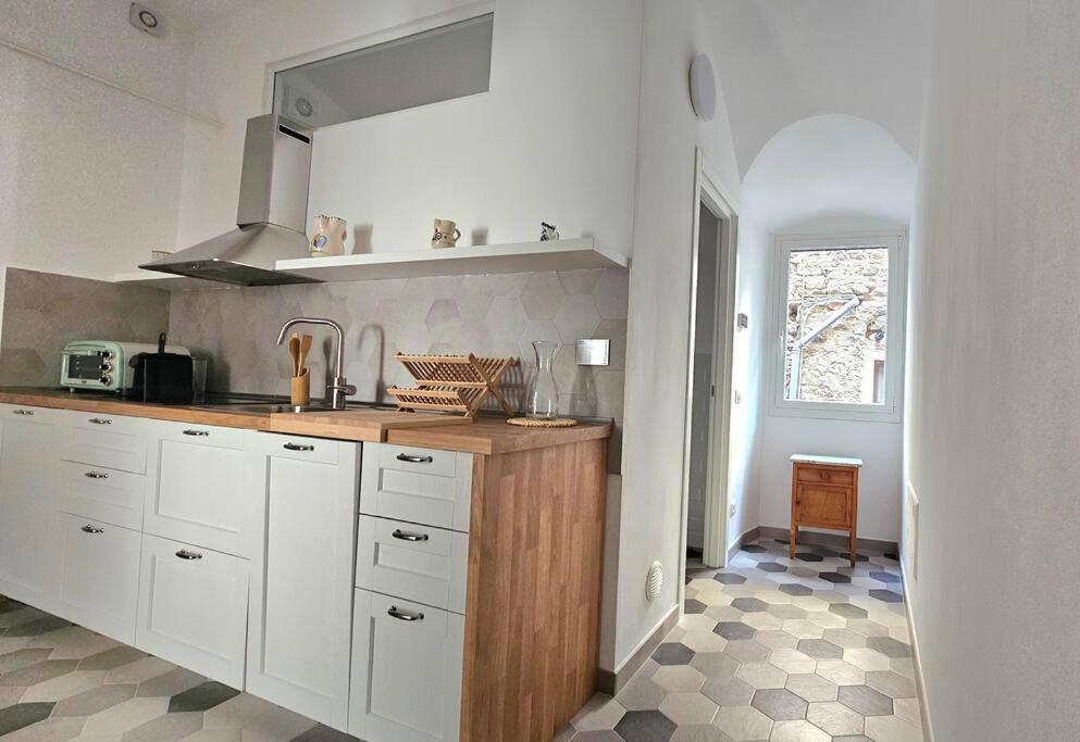 Car.Lo. Casa Vacanze Dolceacqua Buitenkant foto
